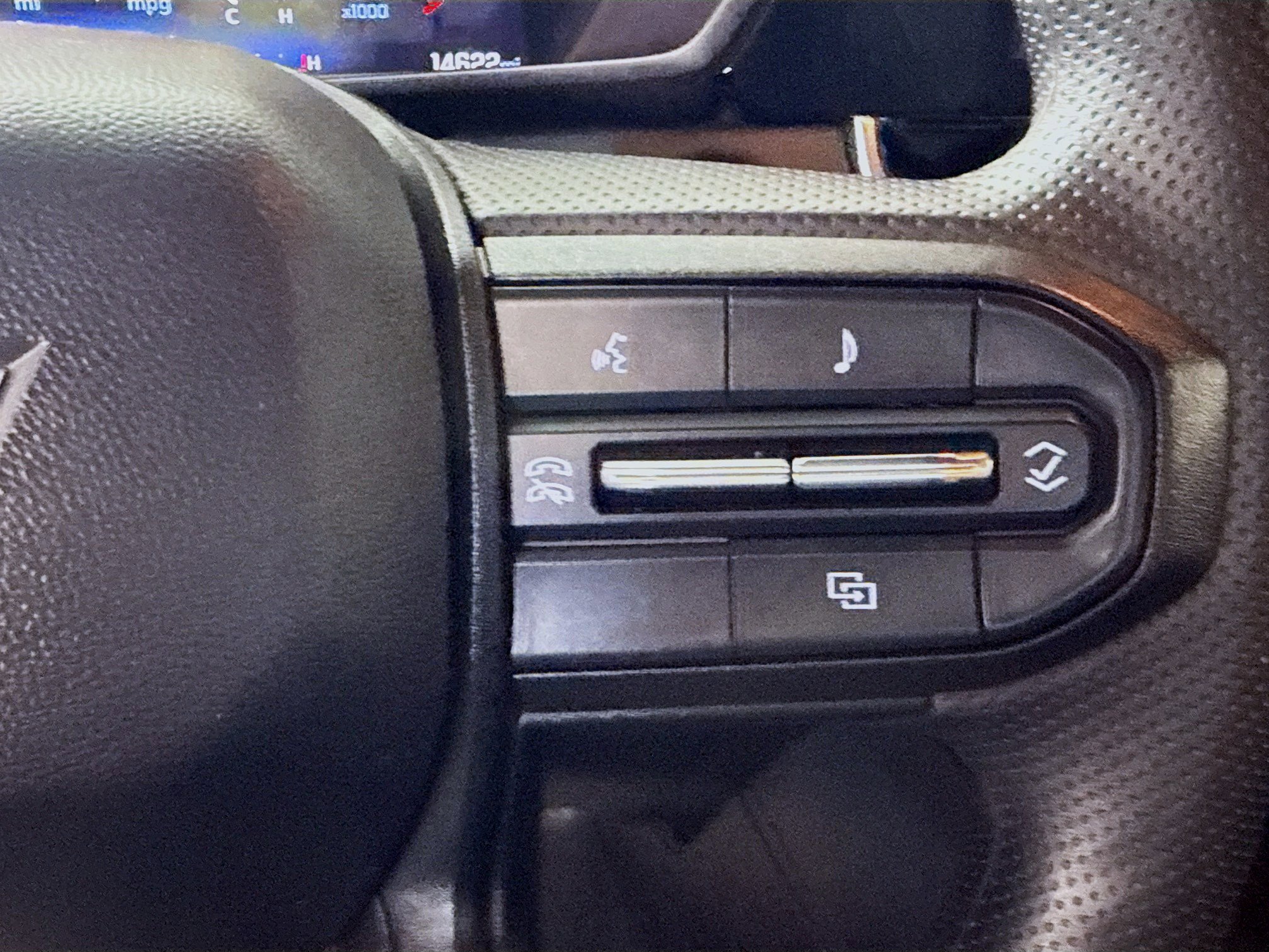 Used 2024 Chevrolet Colorado W/T image 15