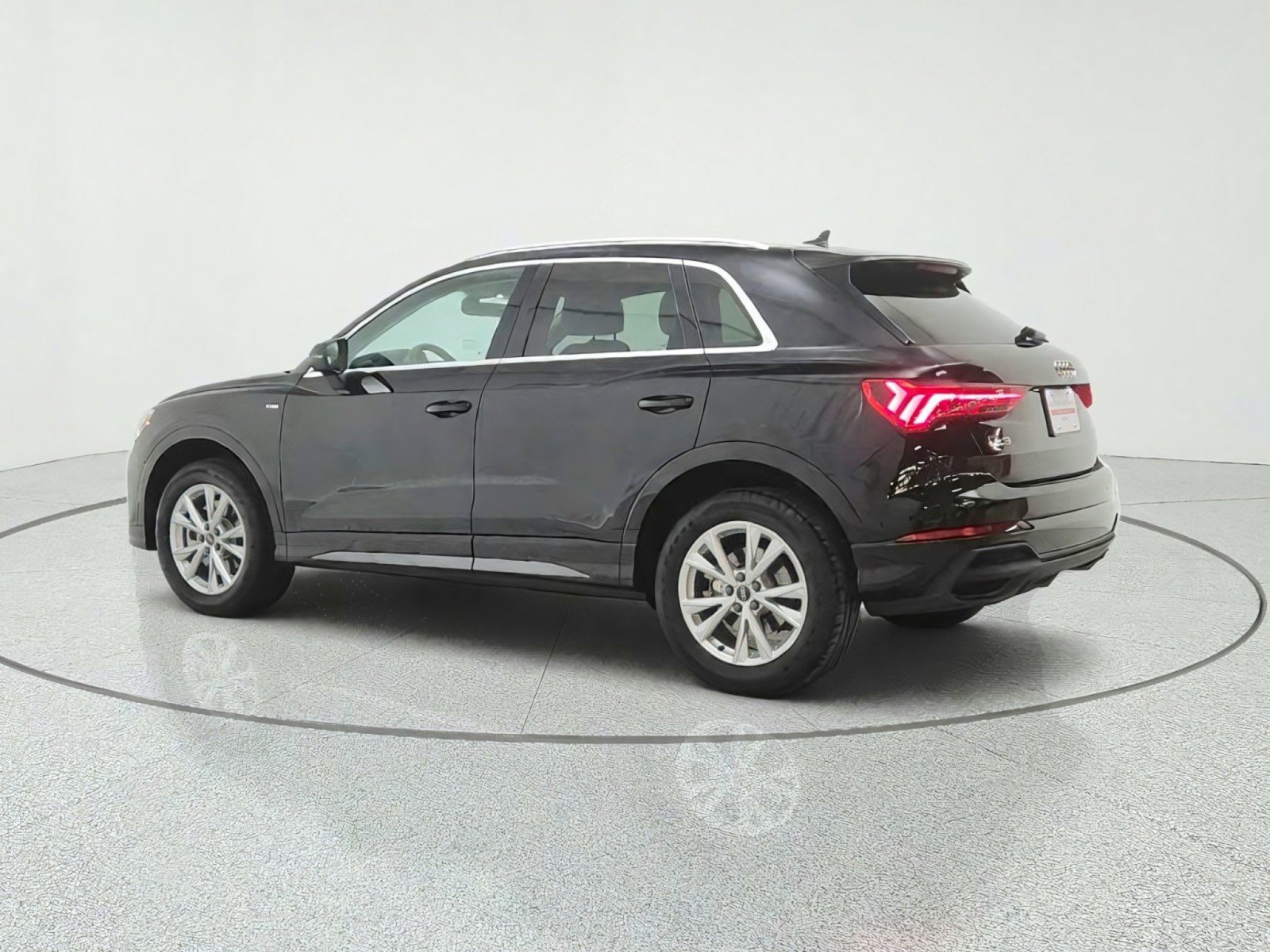 Used 2024 Audi Q3 2.0T Premium AWD/4WD image 7