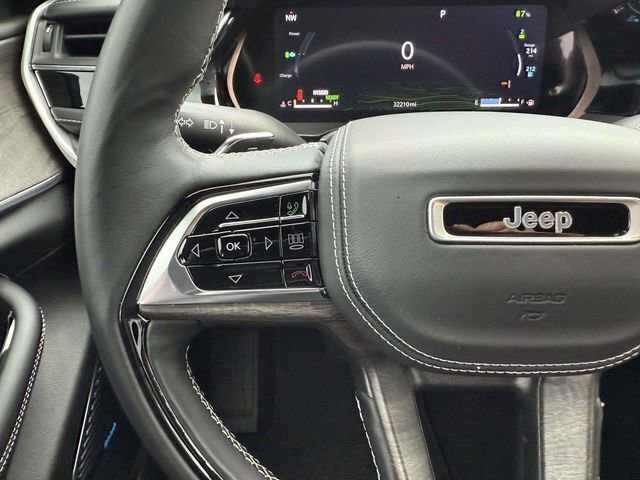 Used 2022 Jeep Grand Cherokee Overland w/ Advanced Protech Group III image 17