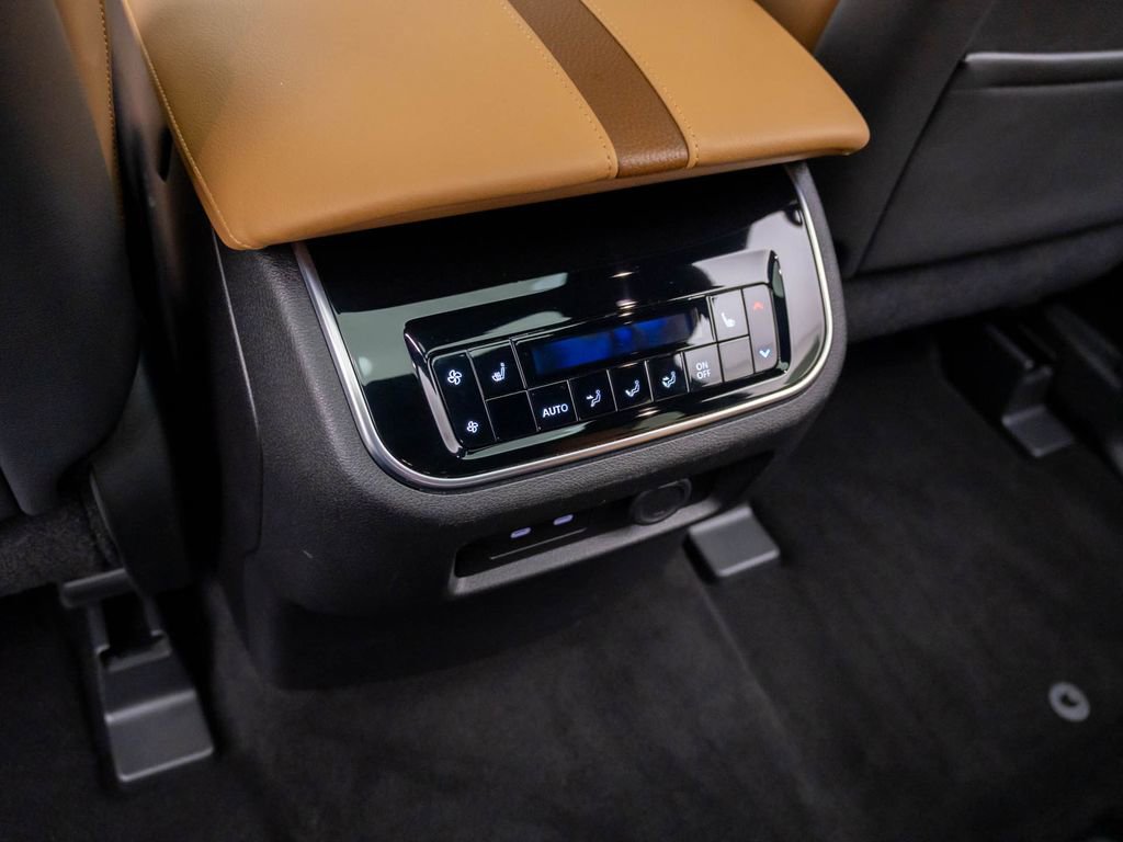 Used 2025 Nissan Armada Platinum Reserve w/ Convenience Package AWD/4WD image 23