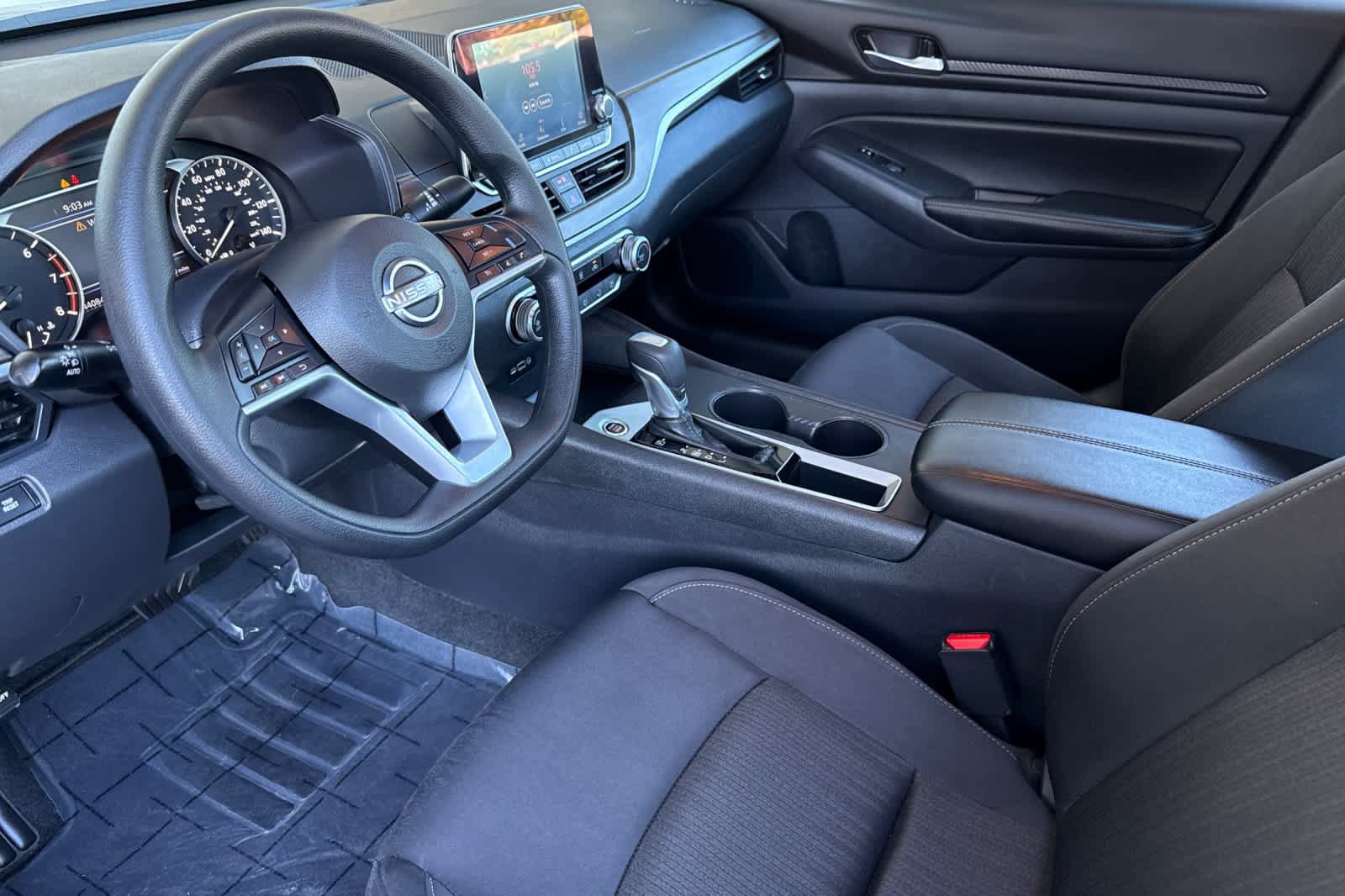 Used 2025 Nissan Altima 2.5 SV FWD image 11
