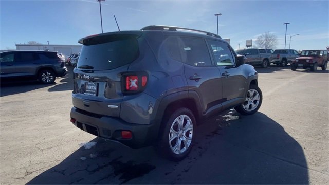 Used 2019 Jeep Renegade Latitude w/ UConnect 8.4 Nav Group image 8