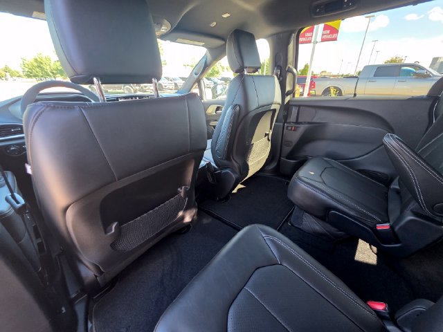 New 2027 Chrysler Pacifica LX FWD image 15