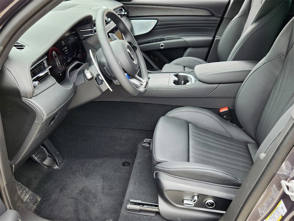 New 2025 Maserati Grecale Modena image 6