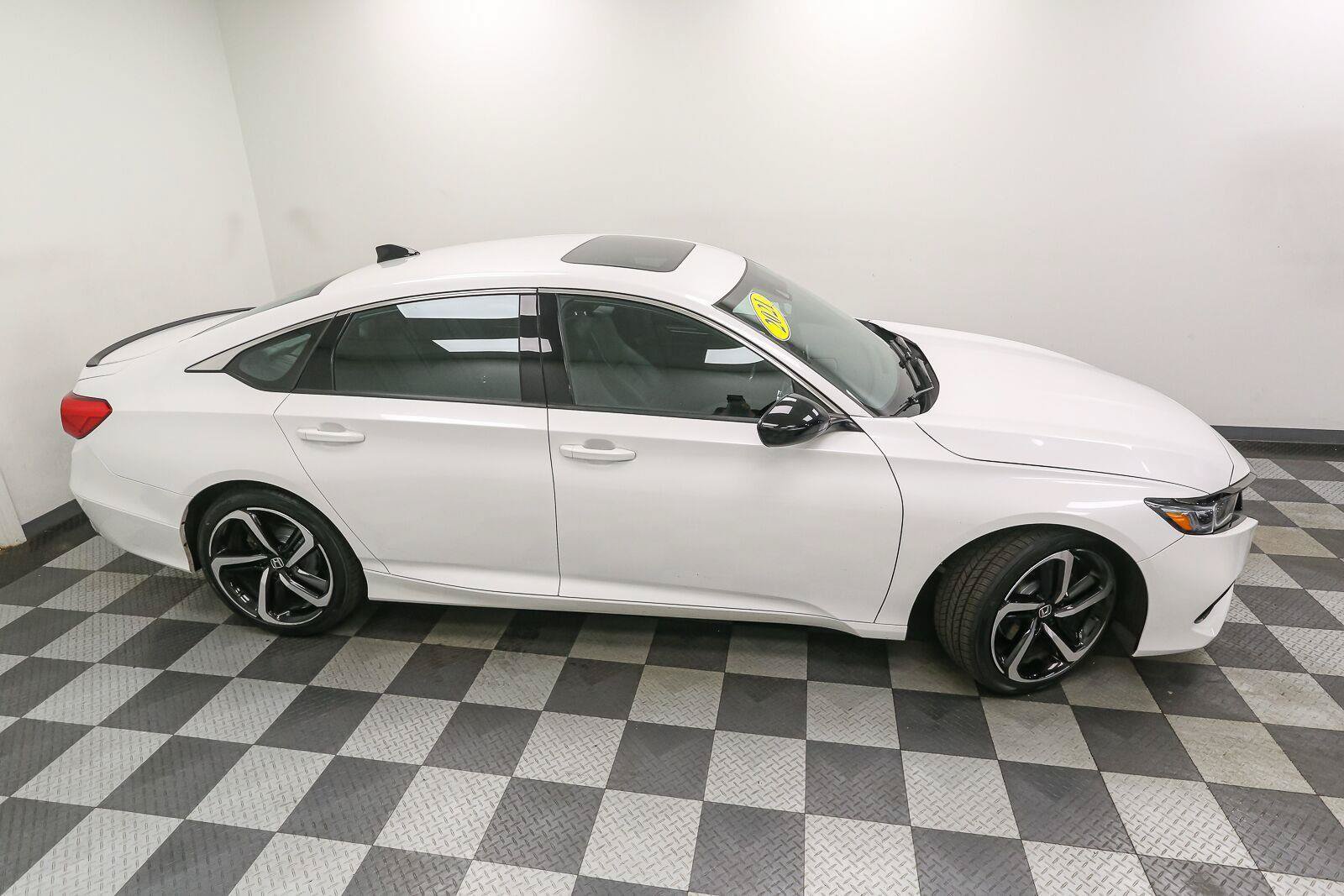 Used 2021 Honda Accord Sport image 5