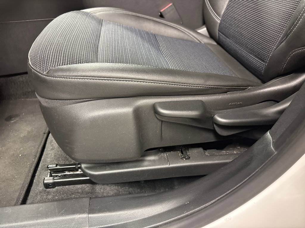 Used 2025 Buick Envista Preferred image 23