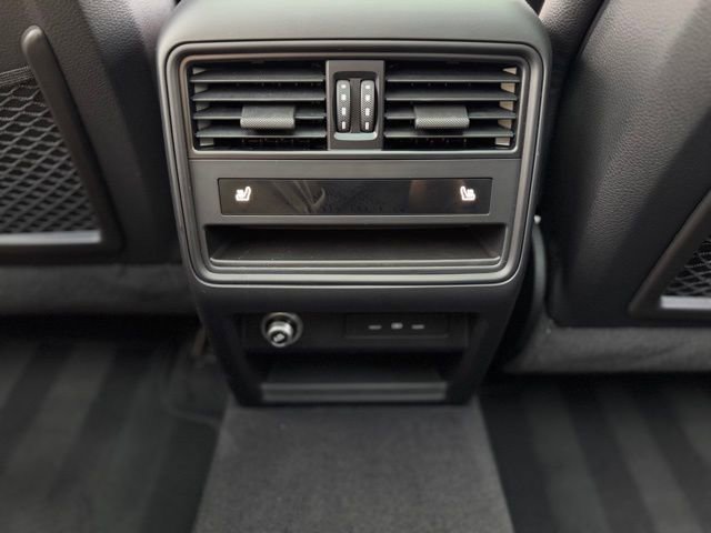 Used 2024 Porsche Cayenne image 23