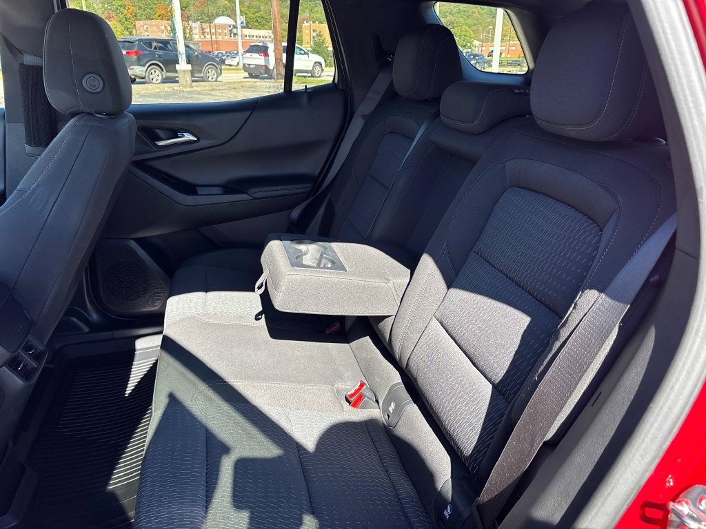 Used 2026 Chevrolet Equinox LT AWD/4WD image 22