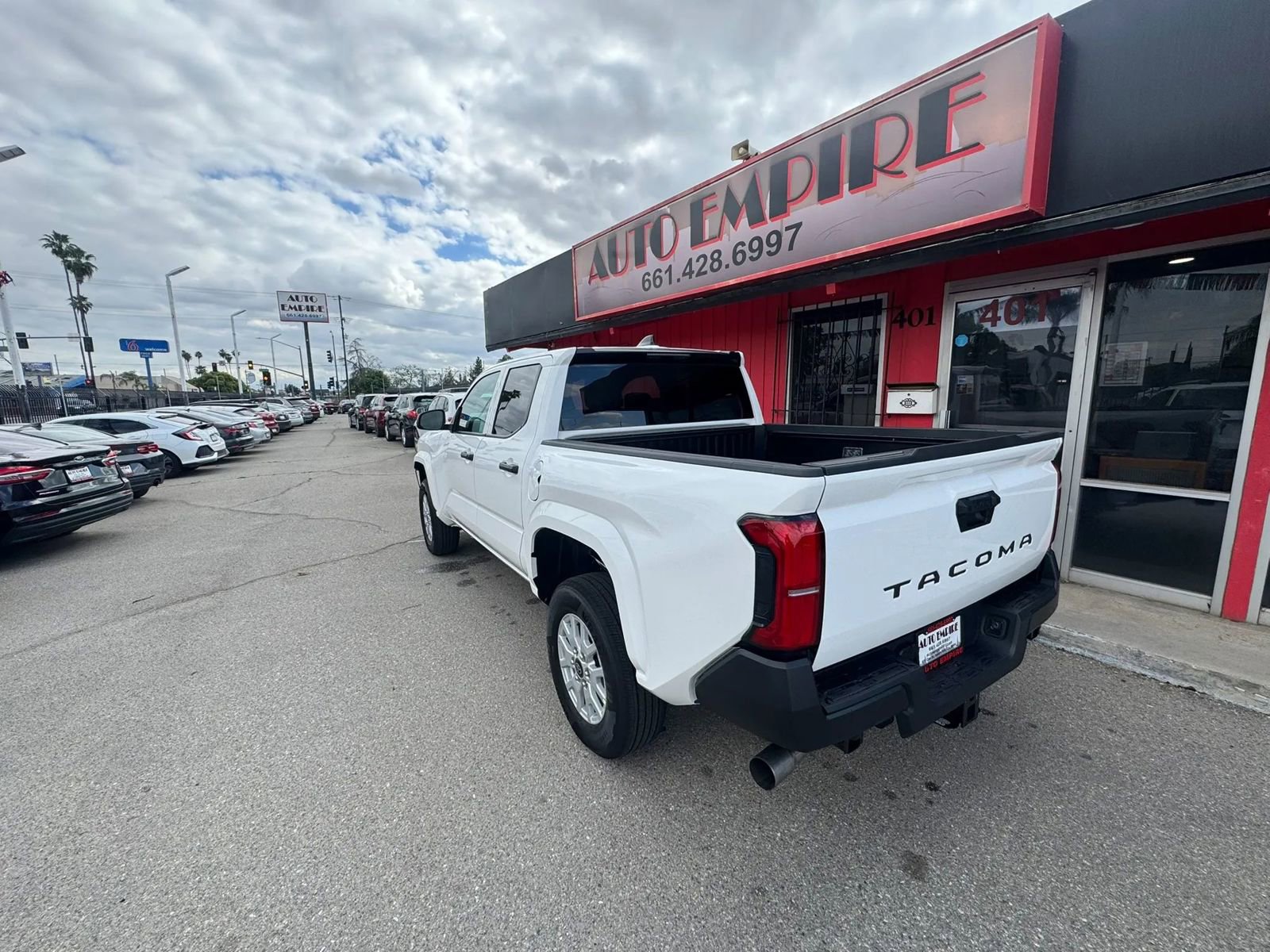 Used 2026 Toyota Tacoma SR image 7