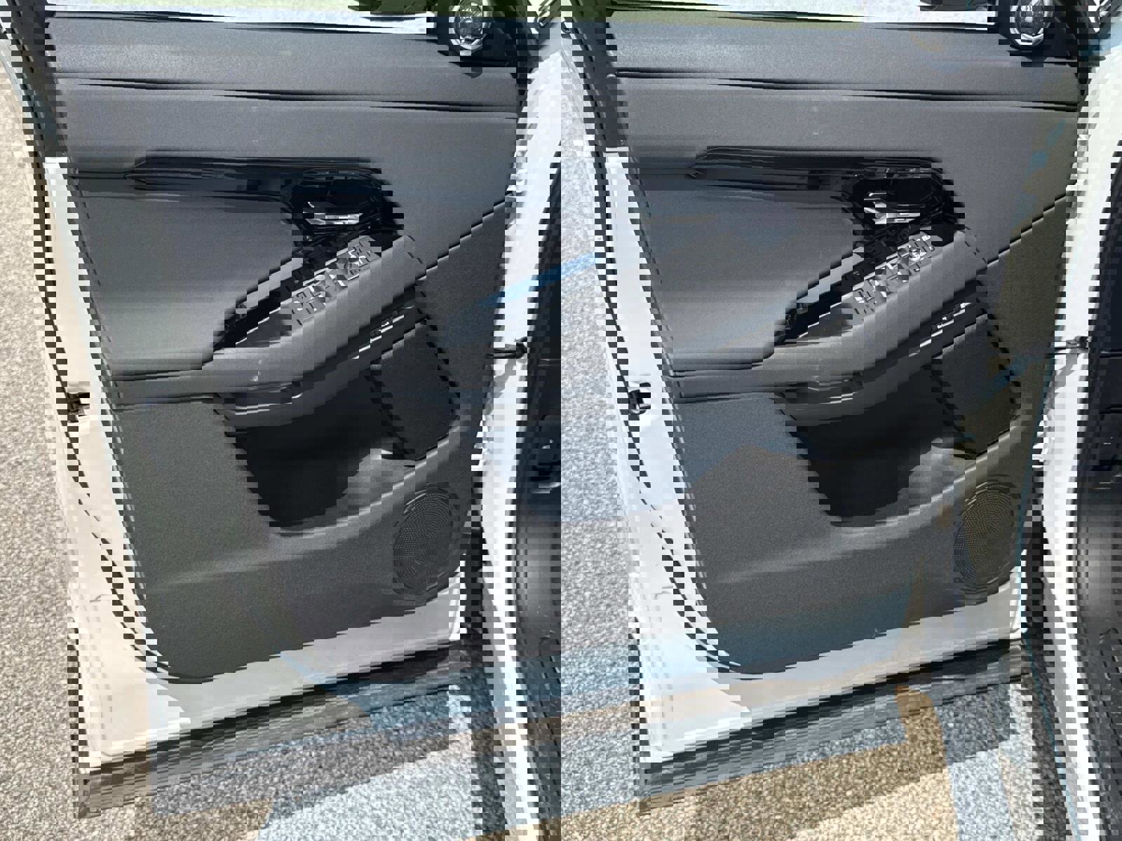 Certified 2025 Land Rover Range Rover Evoque S image 17