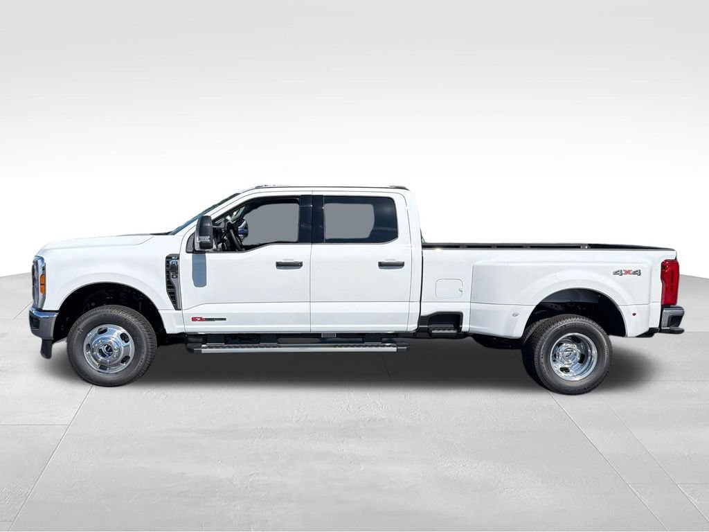 New 2027 Ford F350 XLT AWD/4WD image 2