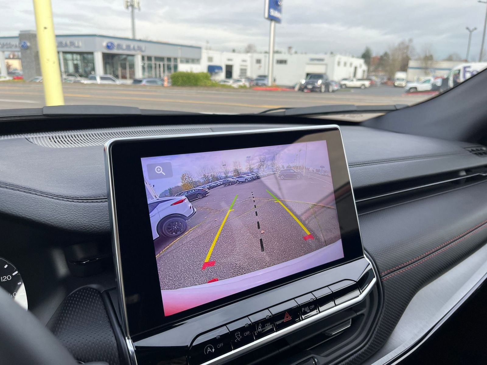 Used 2025 Jeep Compass Trailhawk image 17