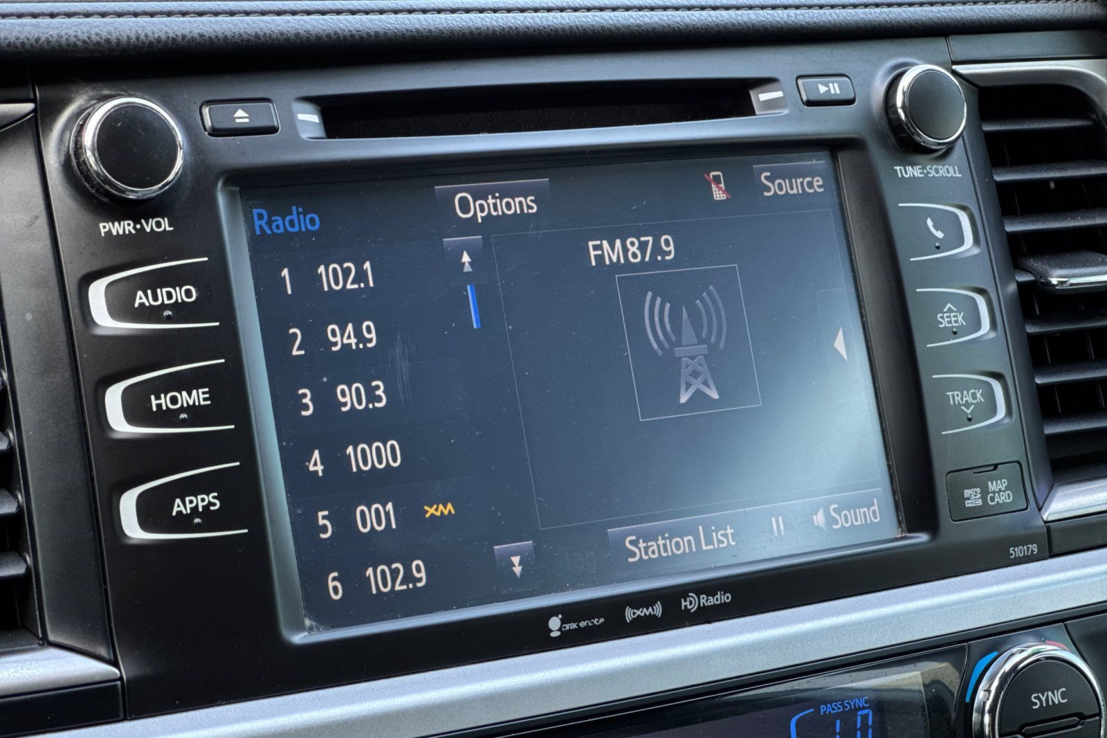 Used 2018 Toyota Highlander XLE FWD image 22