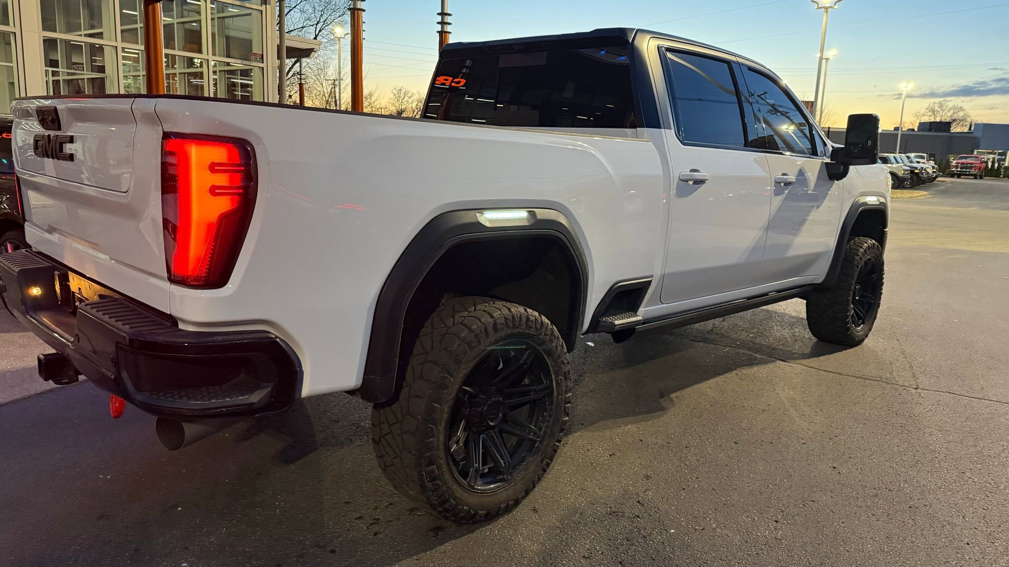 Used 2024 GMC Sierra 2500 AT4X image 9