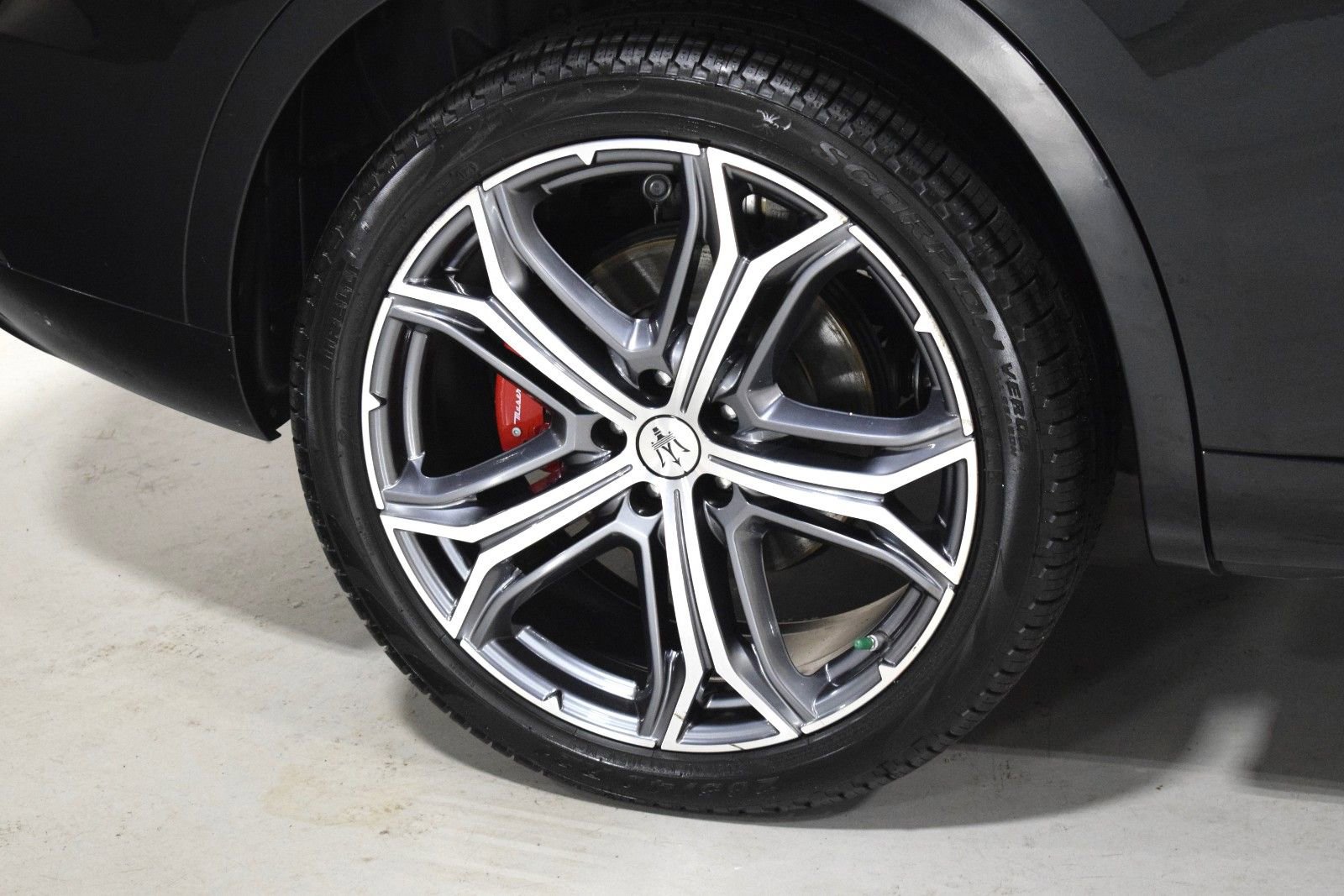 Certified 2023 Maserati Levante GT AWD/4WD image 16