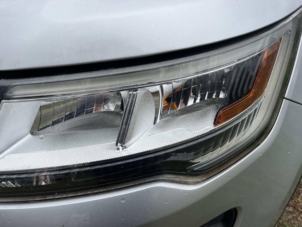 Used 2019 Ford Explorer FWD image 8