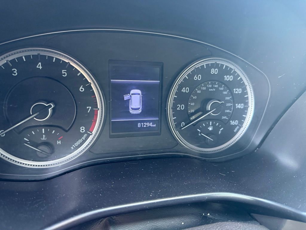 Used 2020 Hyundai Santa Fe SE image 4