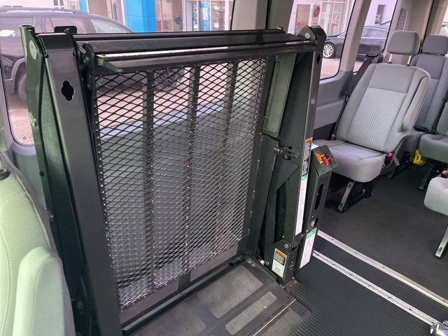 Used 2018 Ford Transit 350 XLT image 17