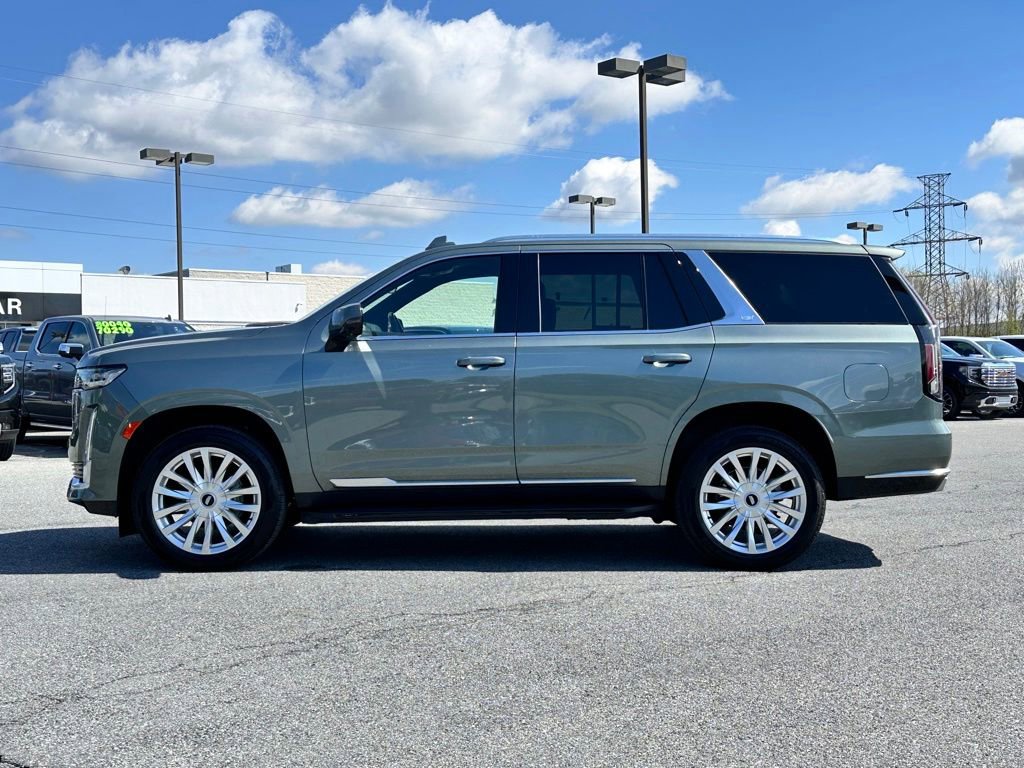 Used 2024 Cadillac Escalade Luxury AWD/4WD image 7