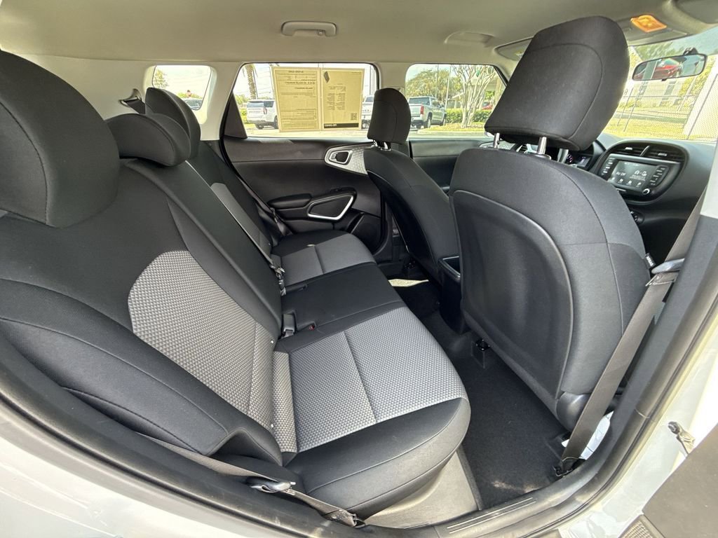 Used 2020 Kia Soul LX image 17
