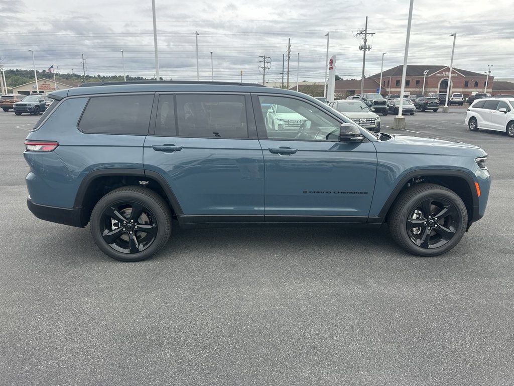 New 2027 Jeep Grand Cherokee L Limited AWD/4WD image 9