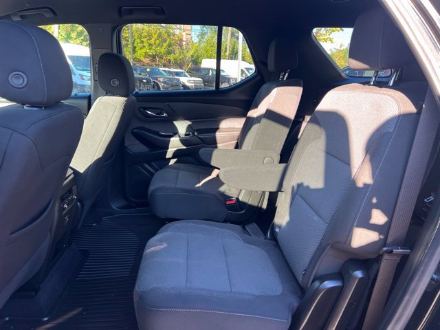 Used 2023 Chevrolet Traverse LT FWD image 17