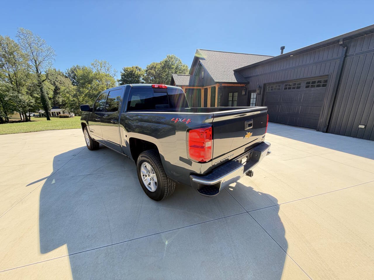 Used 2018 Chevrolet Silverado 1500 LT w/ LT Fleet Plus Package AWD/4WD image 10