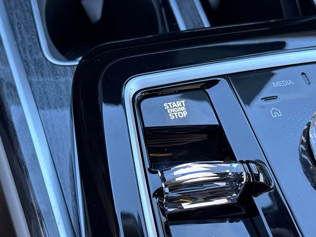 Used 2025 BMW 750e xDrive 750e xDrive w/ Premium Package image 20