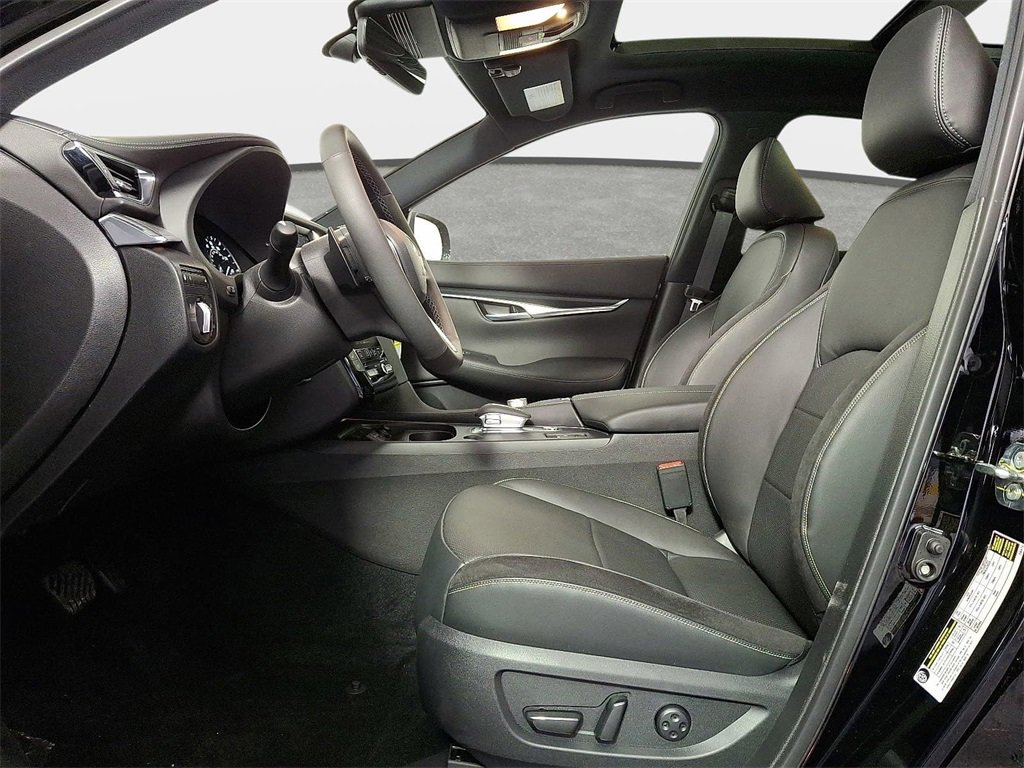 New 2025 INFINITI QX50 Sport image 10