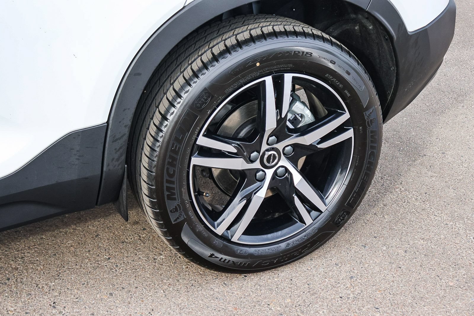 New 2026 Volvo XC40 B5 Core w/ Climate Package AWD/4WD image 10