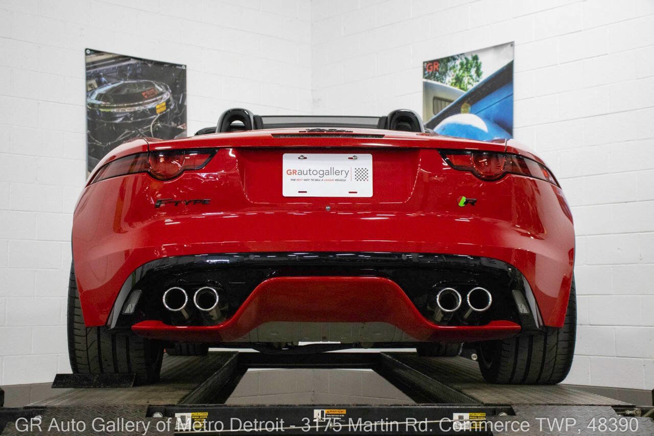 Used 2020 Jaguar F-TYPE R image 21