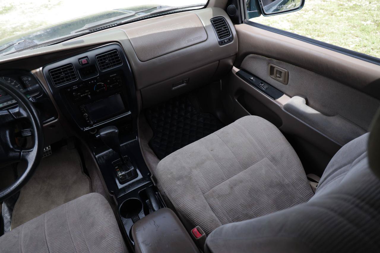 Used 2000 Toyota 4Runner SR5 w/ Upgrade Value Pkg 2 RWD image 22