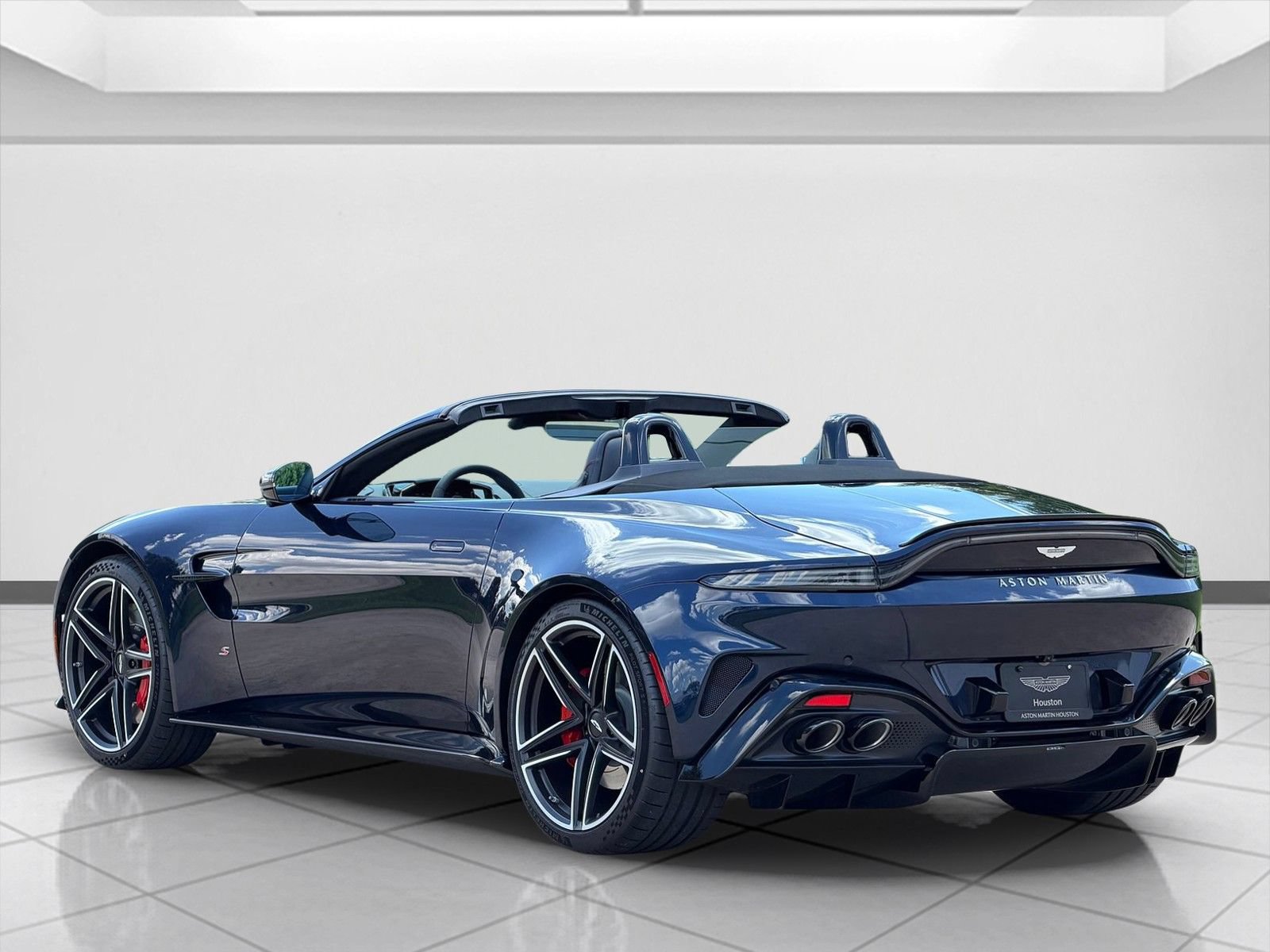 New 2026 Aston Martin V8 Vantage S RWD image 2
