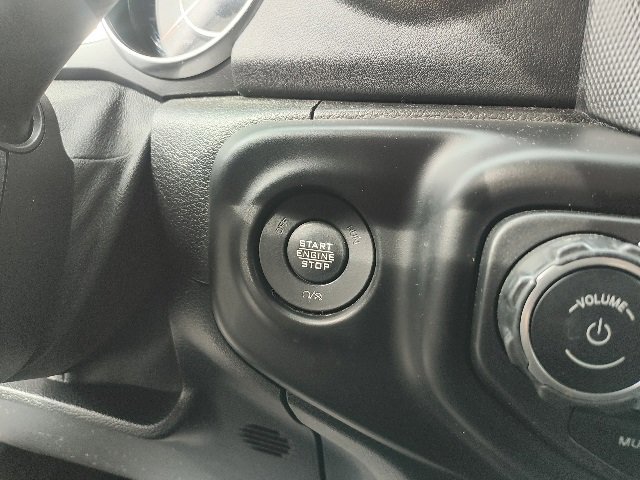 Used 2020 Jeep Wrangler Unlimited Sahara image 27