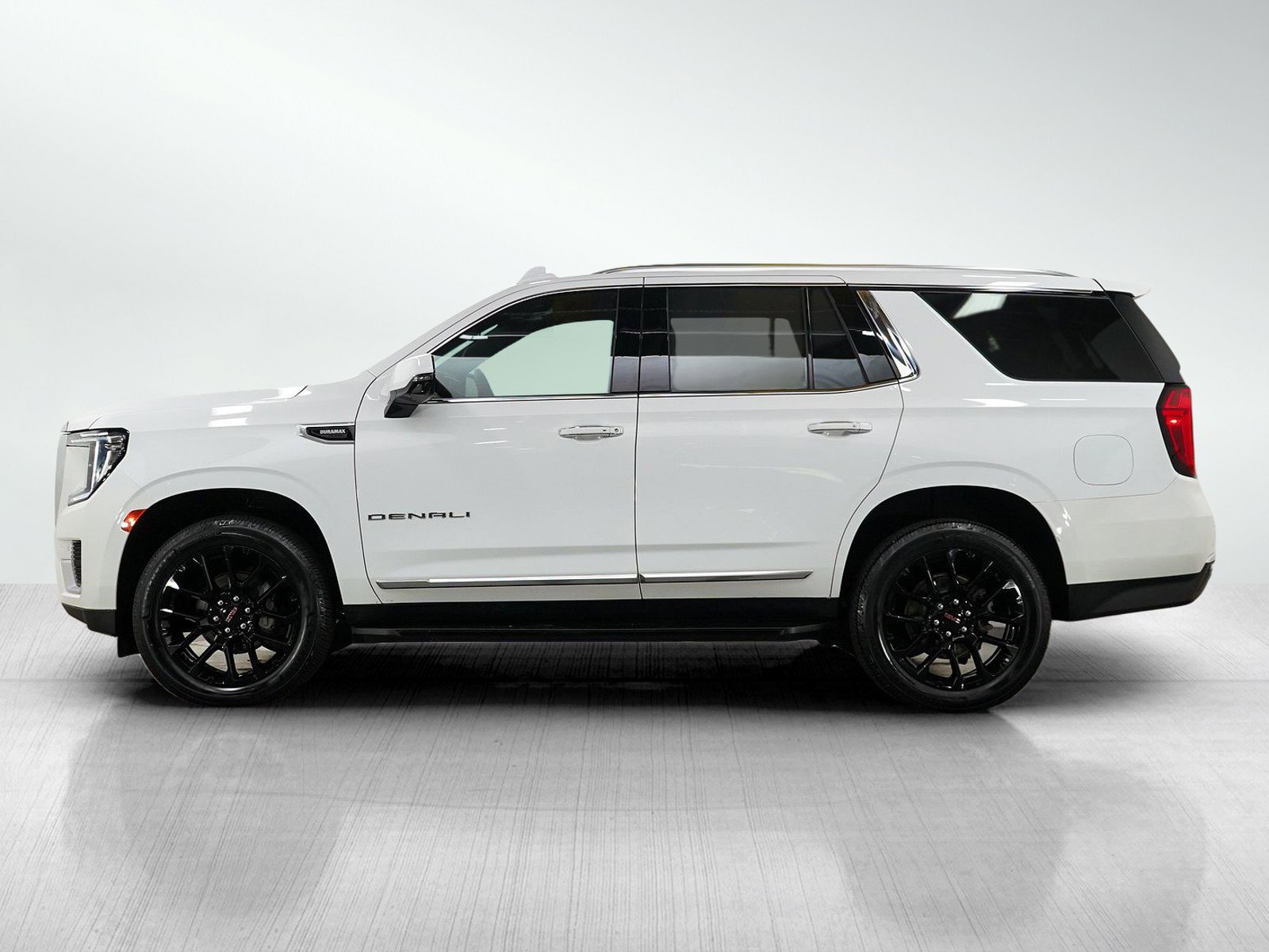 Used 2023 GMC Yukon Denali AWD/4WD image 2