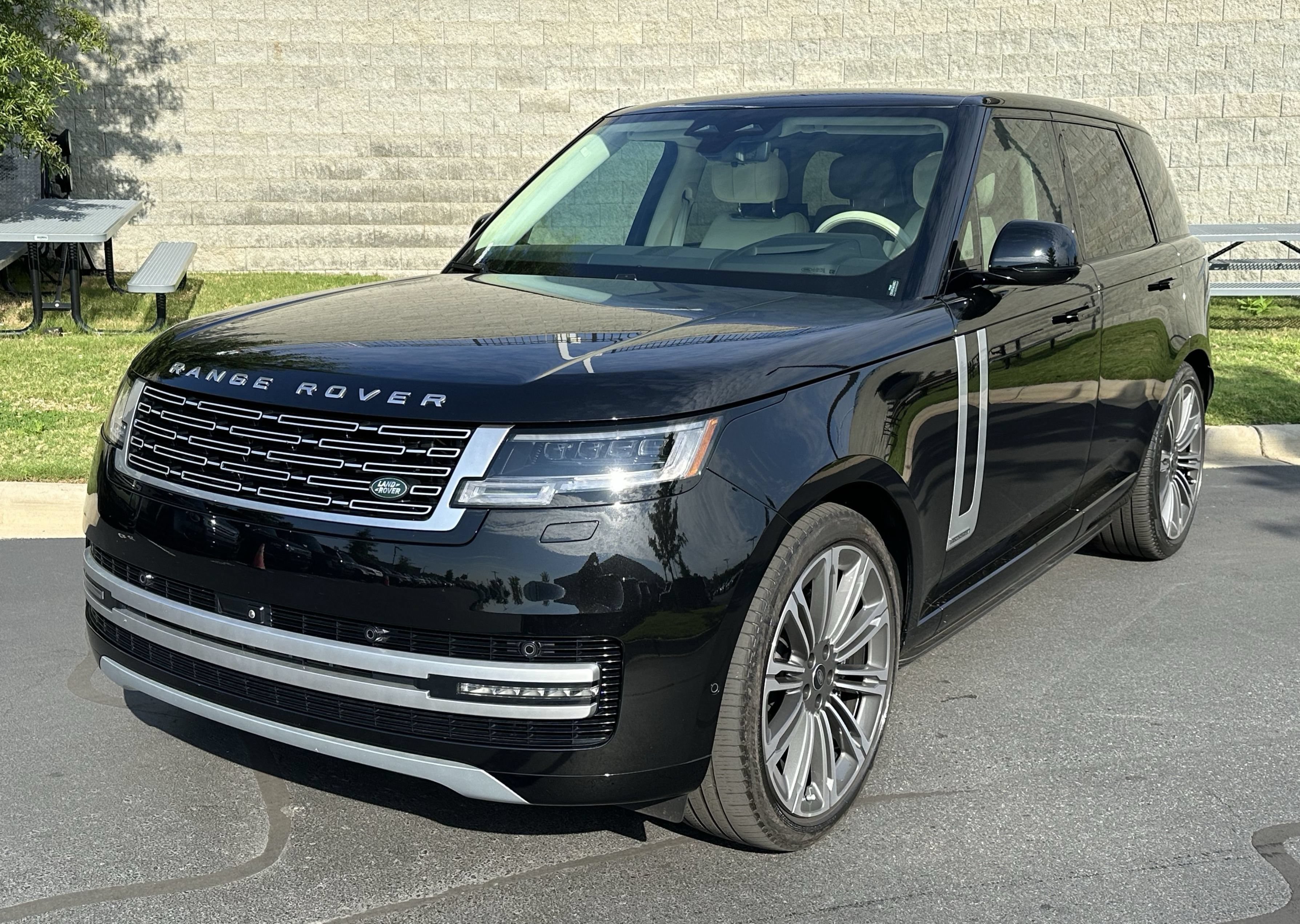 Certified 2024 Land Rover Range Rover Autobiography AWD/4WD image 37