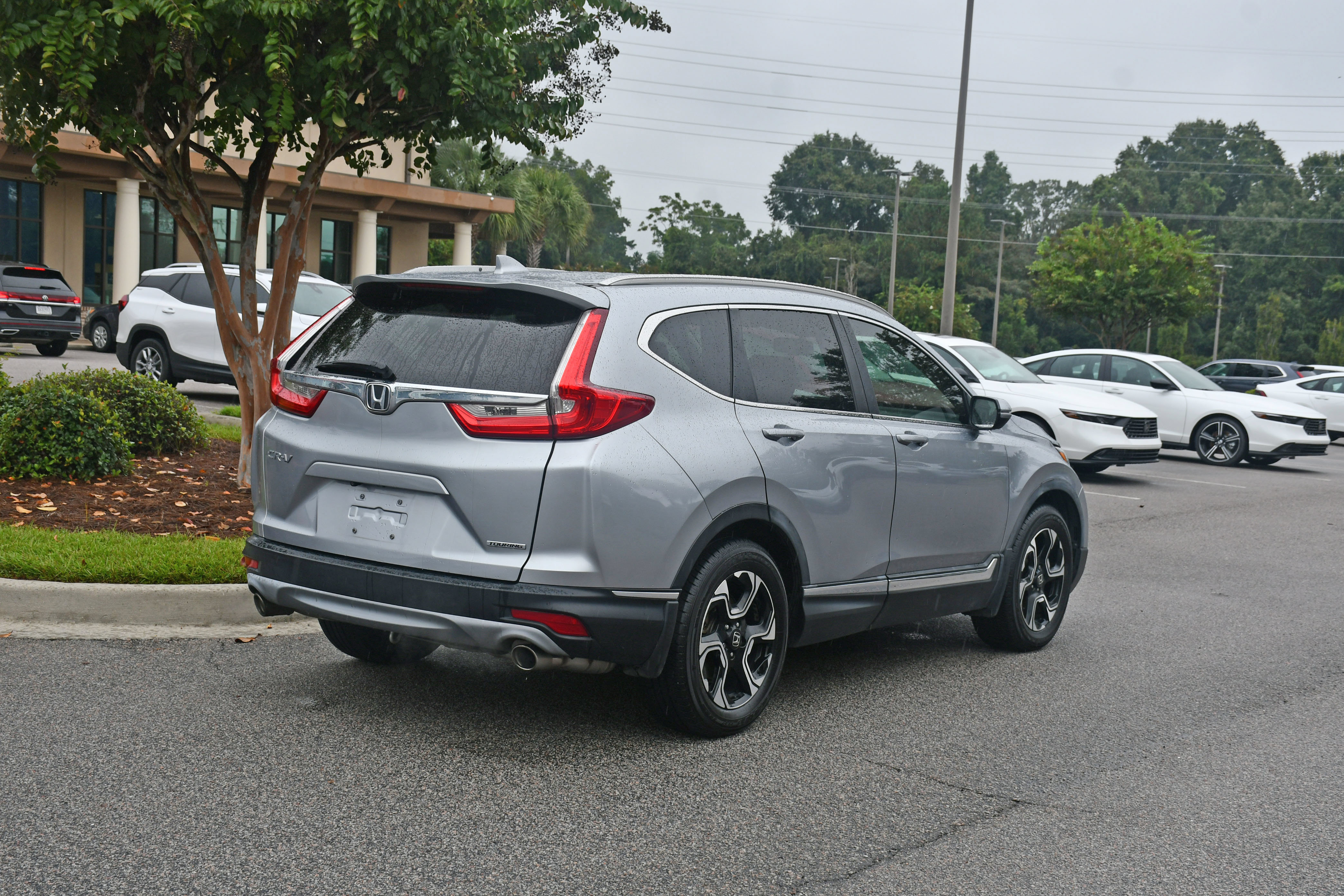 Used 2017 Honda CR-V Touring image 4