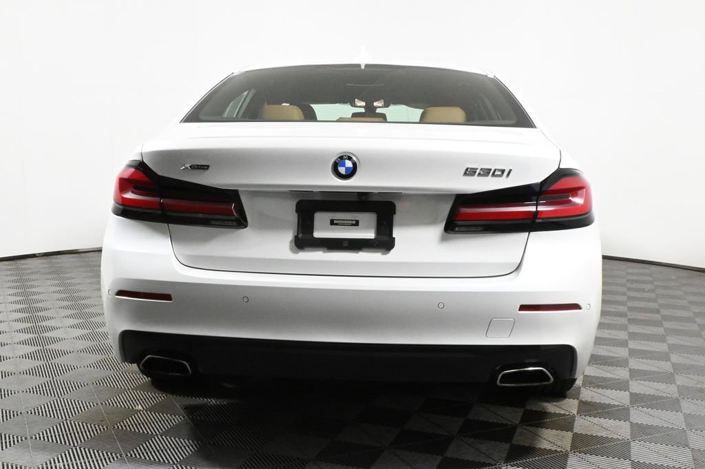 Certified 2022 BMW 530i xDrive w/ Convenience Package image 6