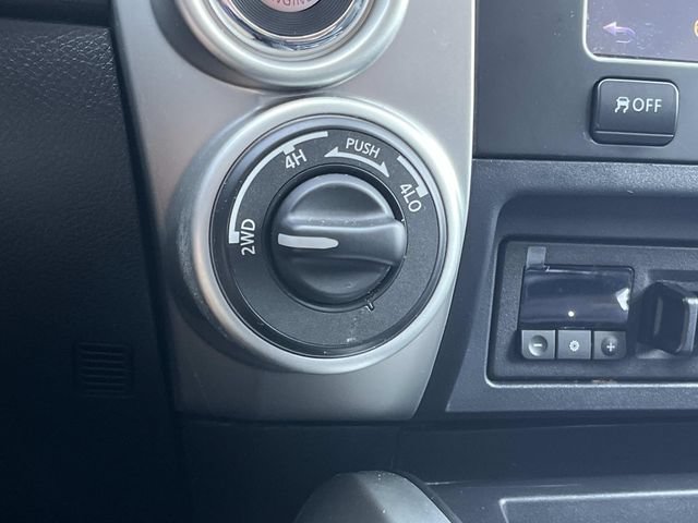 Used 2017 Nissan Titan PRO-4X AWD/4WD image 32