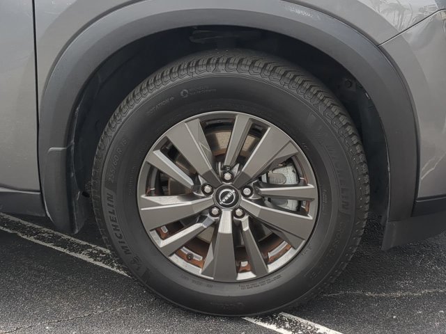 Used 2022 Nissan Pathfinder SV FWD image 11