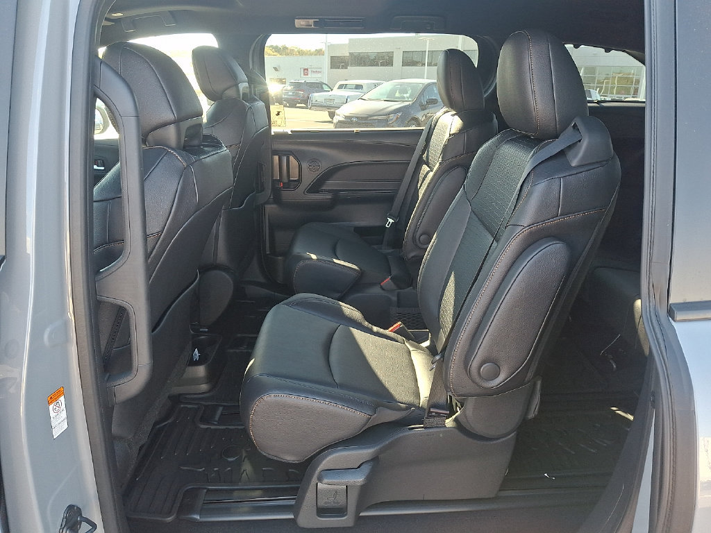 New 2026 Toyota Sienna XLE Woodland Edition AWD/4WD image 9