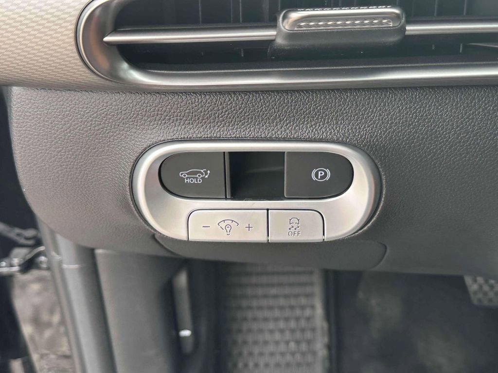 New 2025 Genesis GV60 Advanced image 18