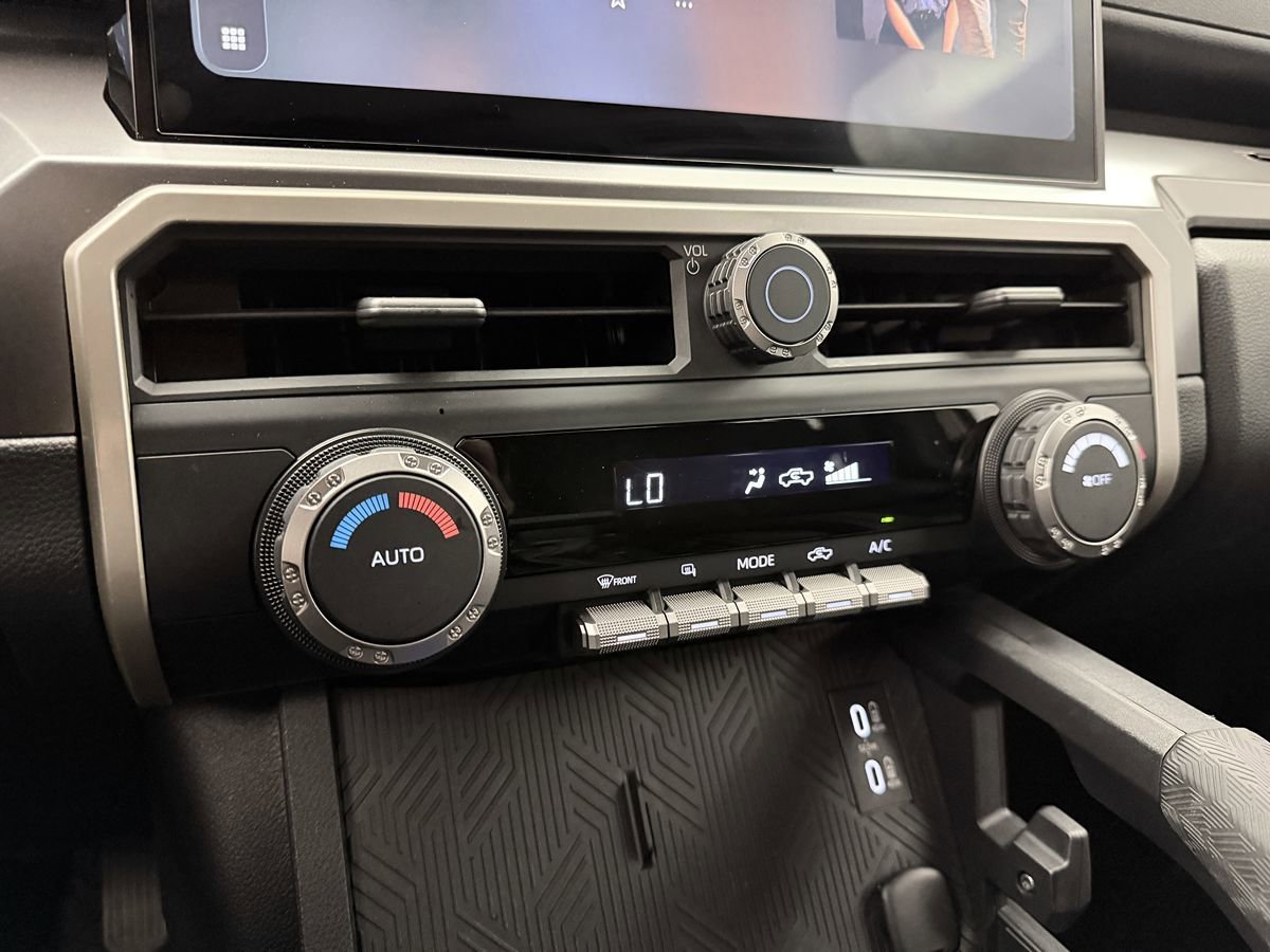 Used 2024 Toyota Tacoma TRD Off-Road AWD/4WD image 29