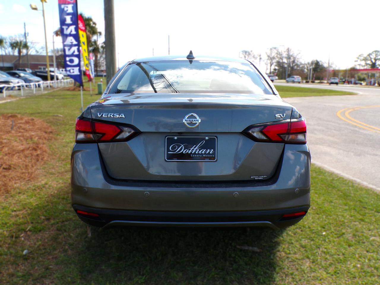 Used 2022 Nissan Versa SV w/ Trunk Package image 6