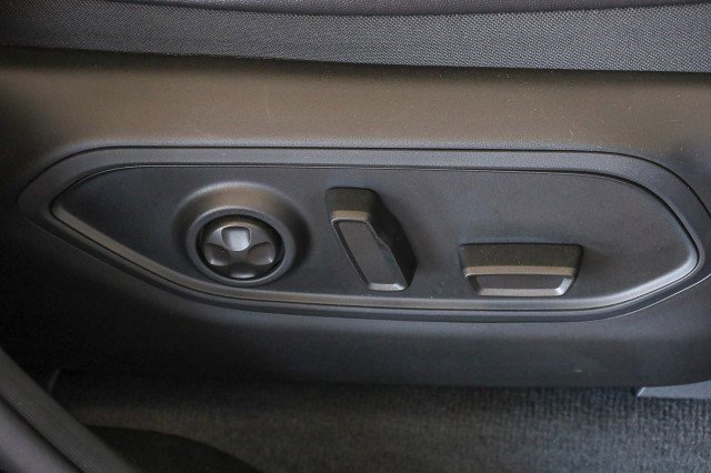 Used 2023 Jeep Grand Cherokee Limited image 37