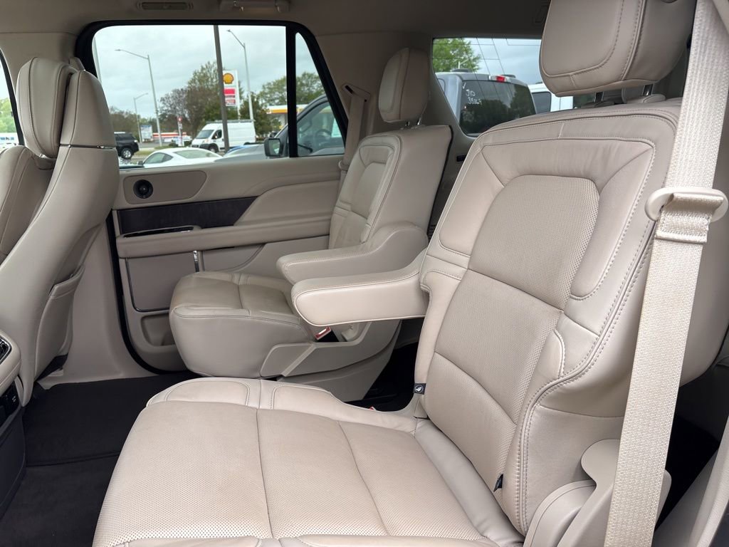 Used 2019 Lincoln Navigator Reserve w/ Cargo Package image 28