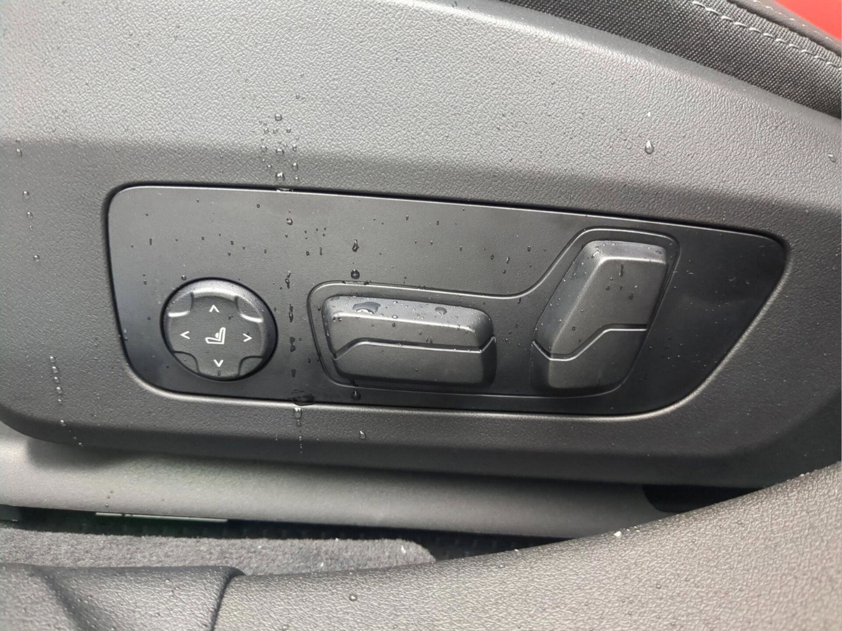 Used 2025 BMW M235i xDrive w/ M Performance Package image 18