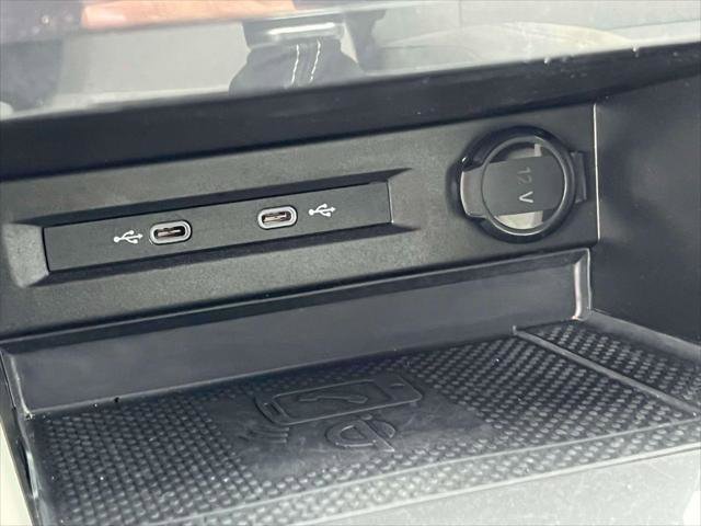 Used 2022 Volkswagen Tiguan SE R-Line image 31