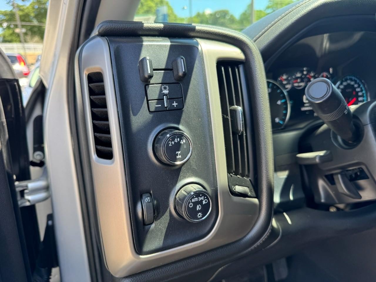 Used 2019 GMC Sierra 2500 Denali w/ Duramax Plus Package AWD/4WD image 17
