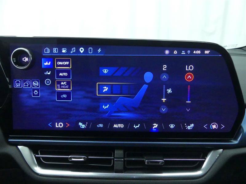 Used 2024 Chevrolet Equinox EV LT AWD/4WD image 14